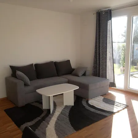 Apartament Komfortables Mit Mitnutzung Von Bad, Kueche Und Wohnbereich Monachium