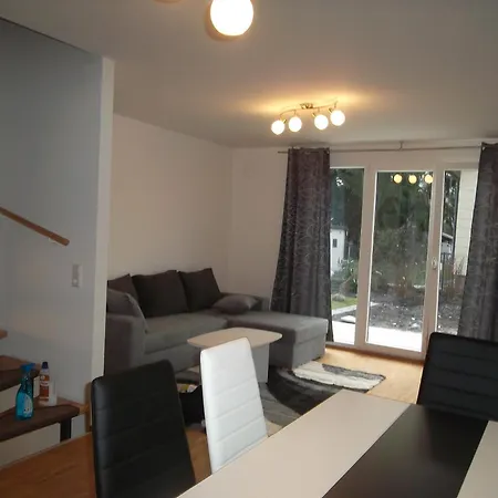 Komfortables Mit Mitnutzung Von Bad, Kueche Und Wohnbereich Apartman *