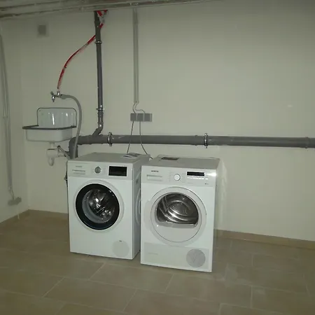 Komfortables Mit Mitnutzung Von Bad, Kueche Und Wohnbereich Apartament *