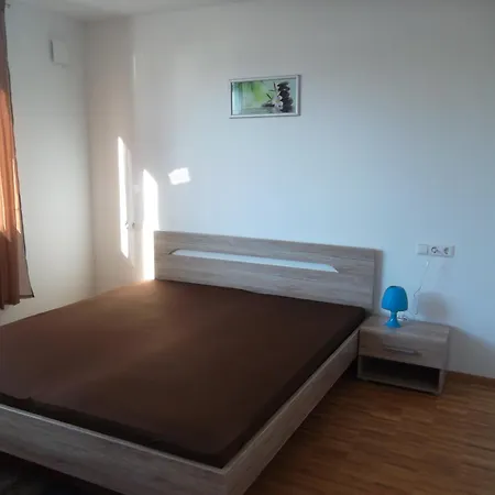 Komfortables Mit Mitnutzung Von Bad, Kueche Und Wohnbereich Apartmán Mnichov