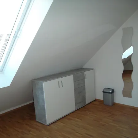 Apartament Komfortables Mit Mitnutzung Von Bad, Kueche Und Wohnbereich *